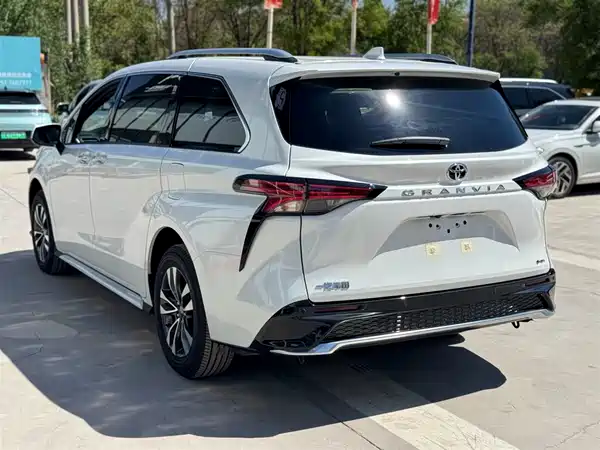 Toyota Granvia 2026