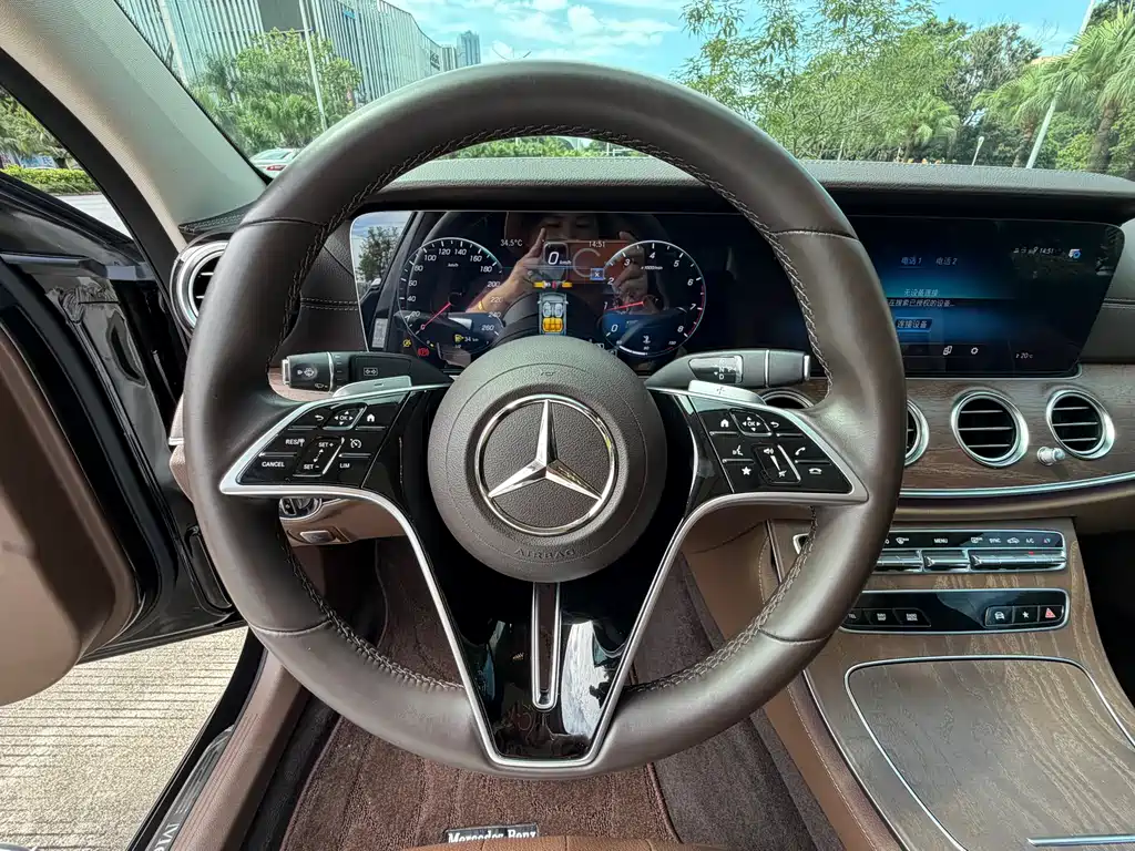 Mercedes-Benz E-Class 2023 — фото 14