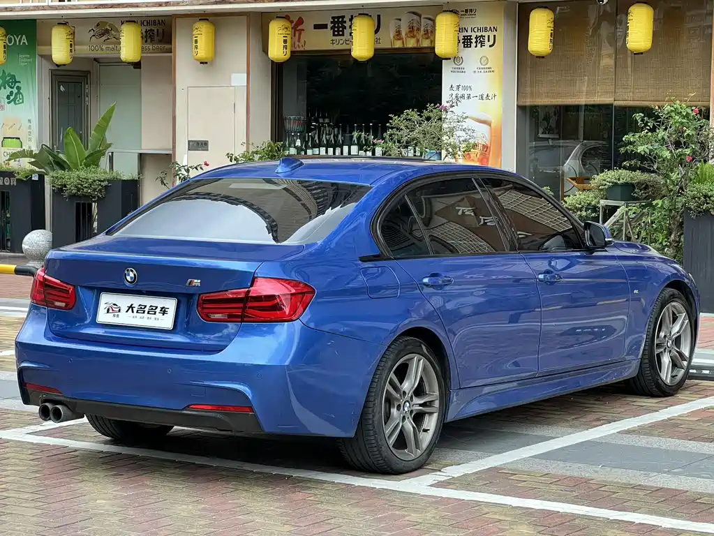 BMW 3 Series 2018 — фото 10