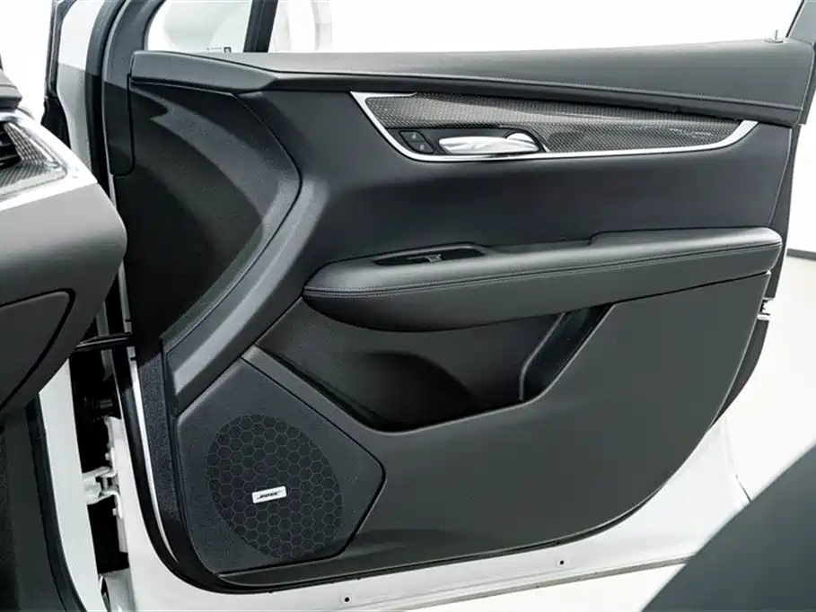 Cadillac XT5 2024 — фото 15