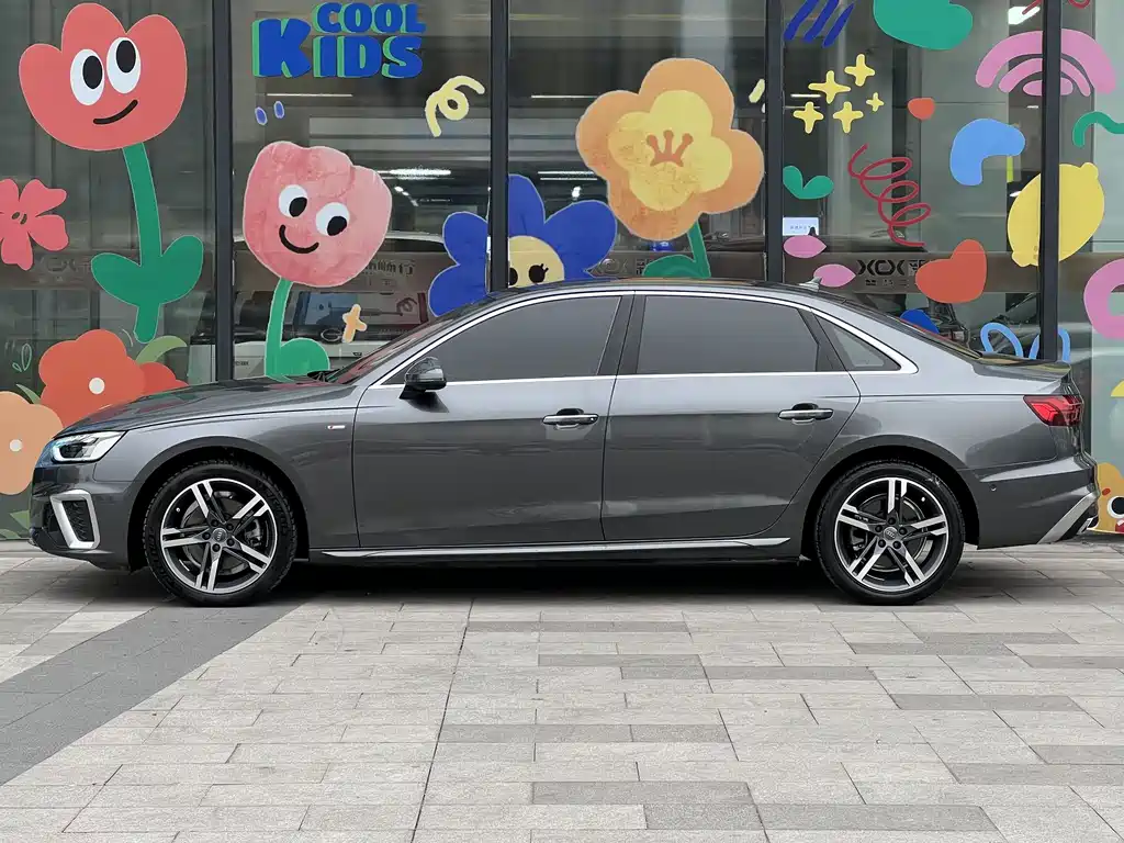 Audi A4L 2021