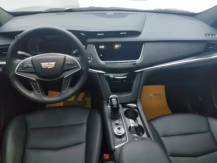 Cadillac XT5 2022 — фото 12