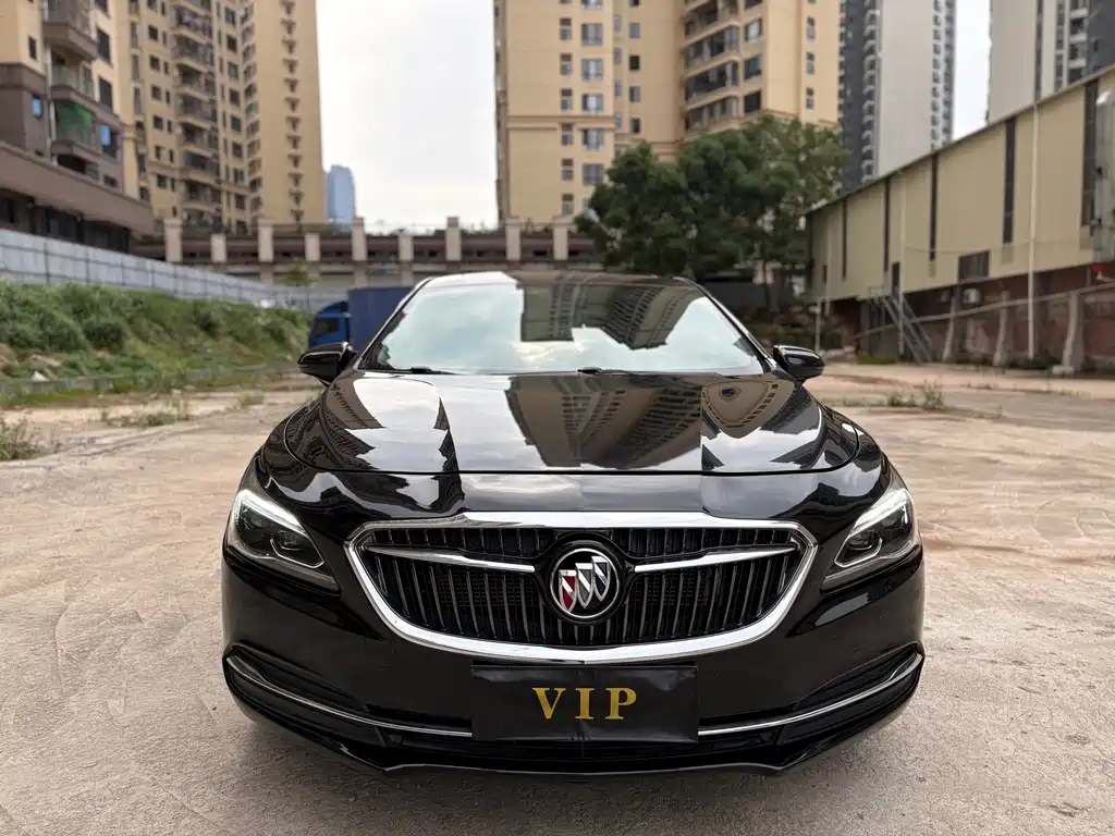 Buick LaCrosse 2018 — фото 1