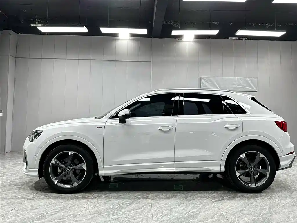 Audi Q3 2022 — фото 9