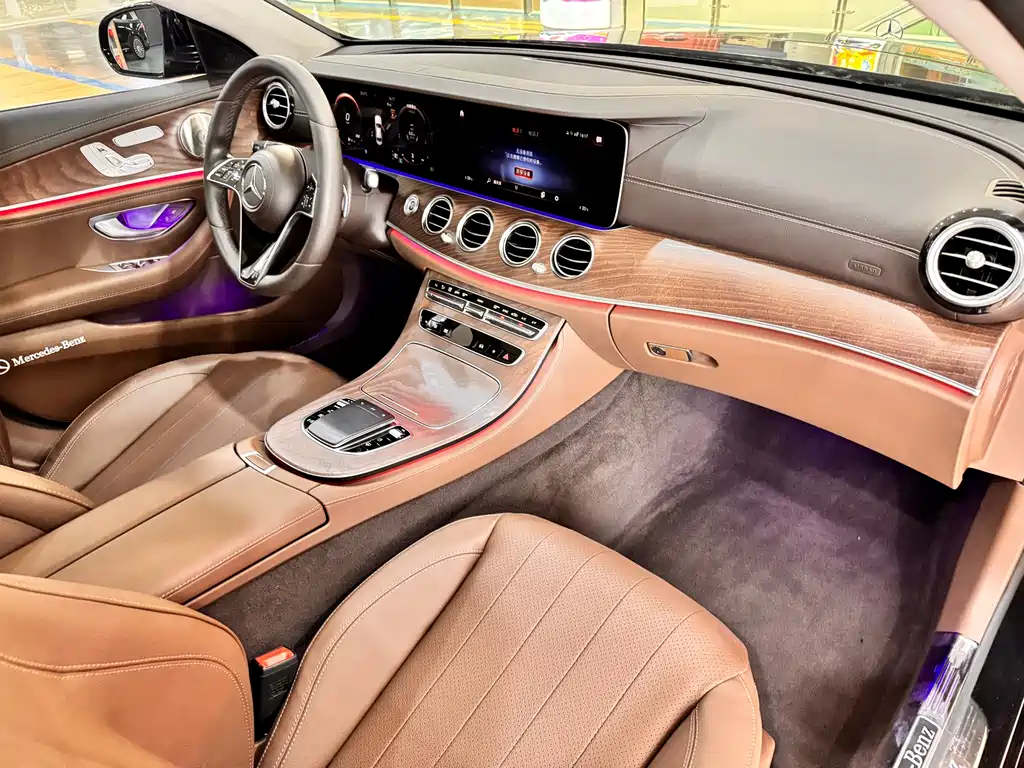 Mercedes-Benz E-Class 2023 — фото 18
