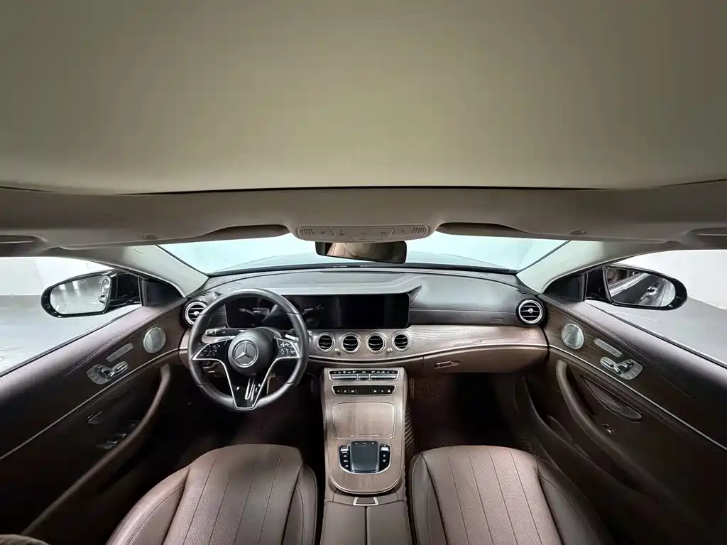 Mercedes-Benz E-Class 2023 — фото 6
