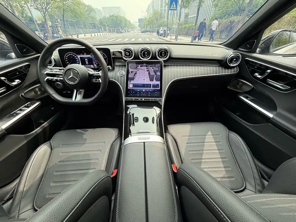Mercedes-Benz C-Class 2023 — фото 12