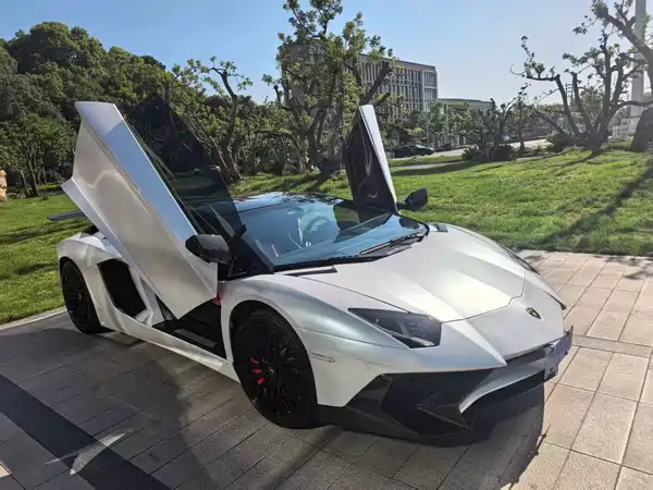 Lamborghini Aventador 2013