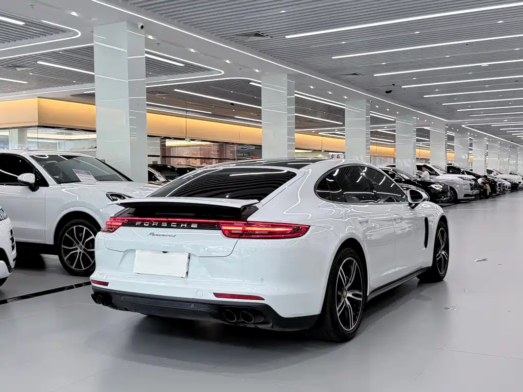 Porsche Panamera 2019 — фото 16