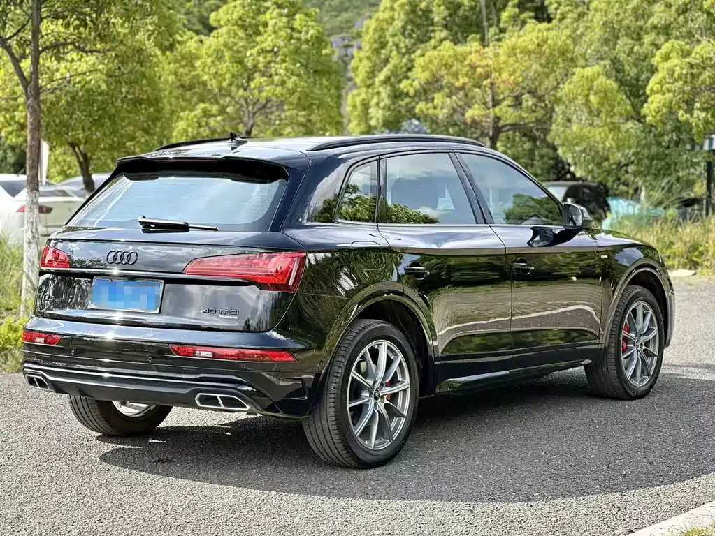 Audi Q5L 2022 — фото 6