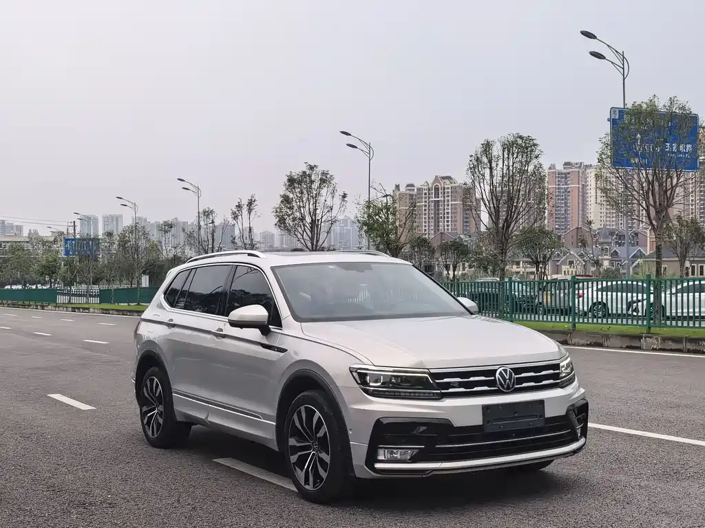 Volkswagen Tiguan L 2021 — фото 3