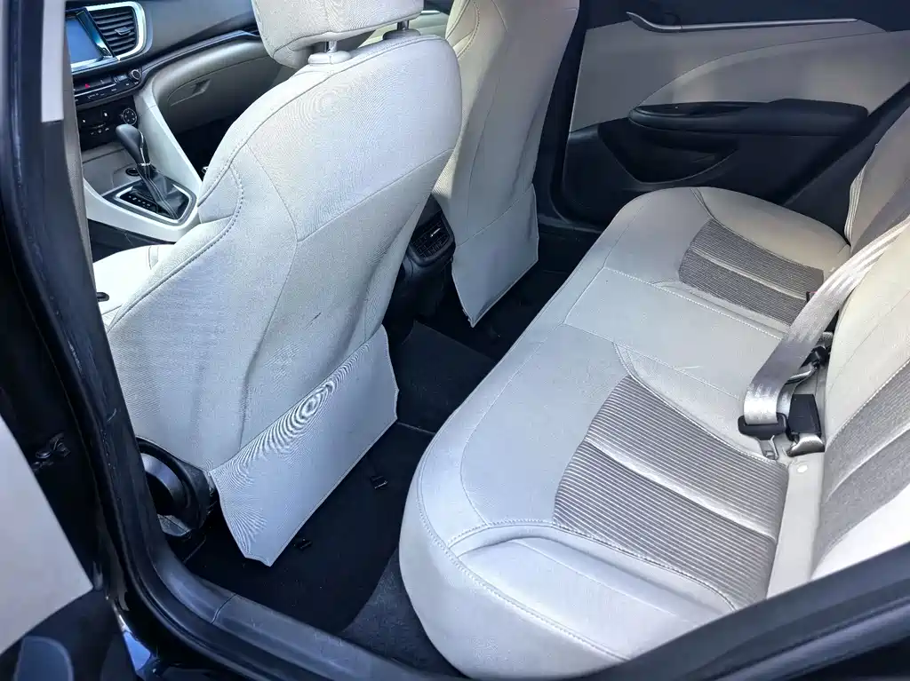 Buick Excelle 2016 — фото 10