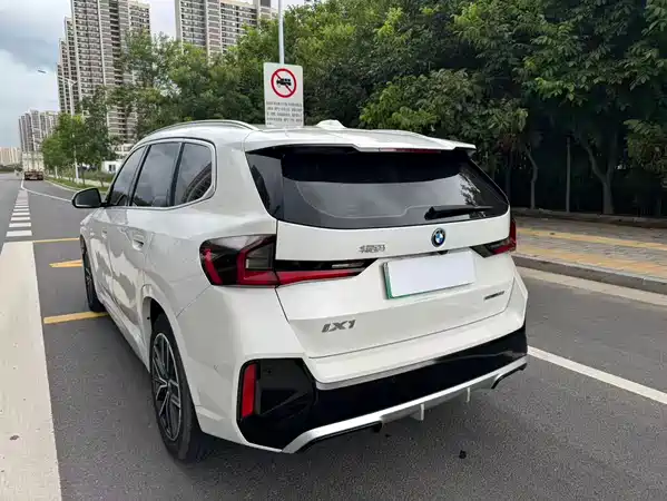 BMW iX1 2024