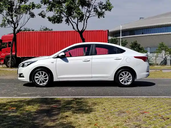 Hyundai Verna 2017