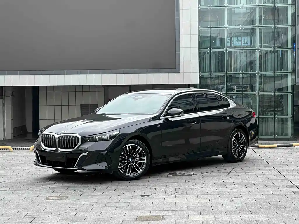 BMW 5 Series 2025