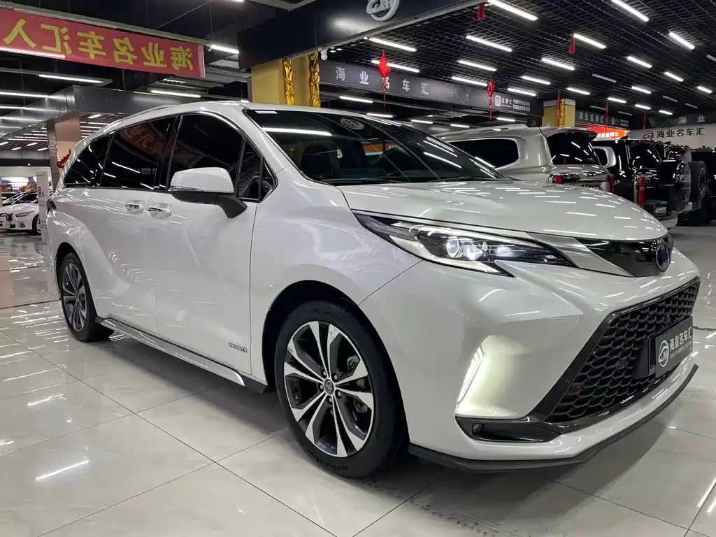 Toyota Granvia 2023