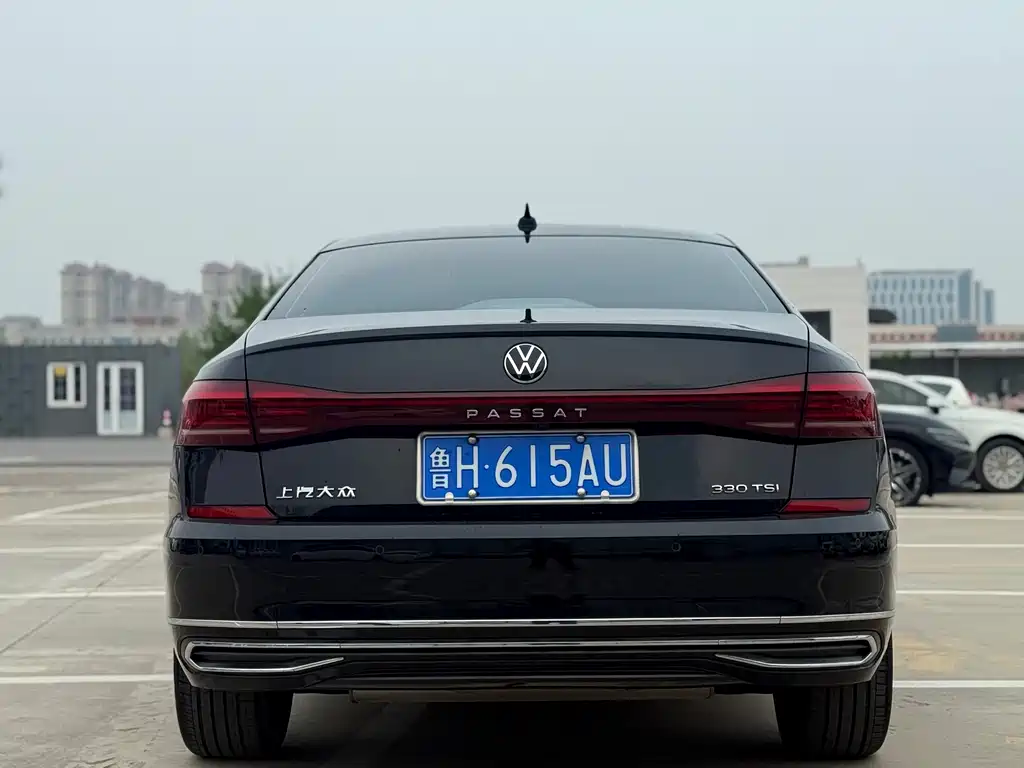 Volkswagen Passat 2022 — фото 13