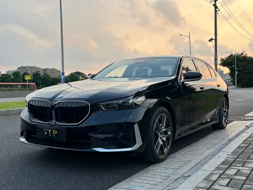 BMW 5 Series 2024