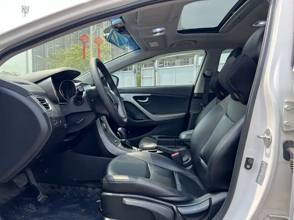 Hyundai Elantra Langdong 2017 — фото 6