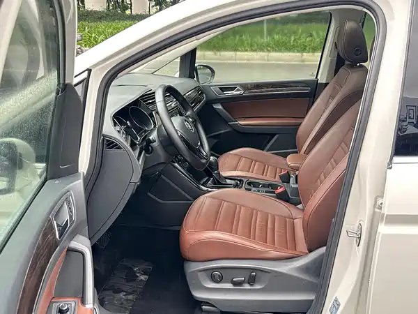 Volkswagen Touran 2016
