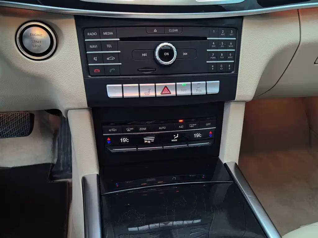 Mercedes-Benz E-Class 2015 — фото 25
