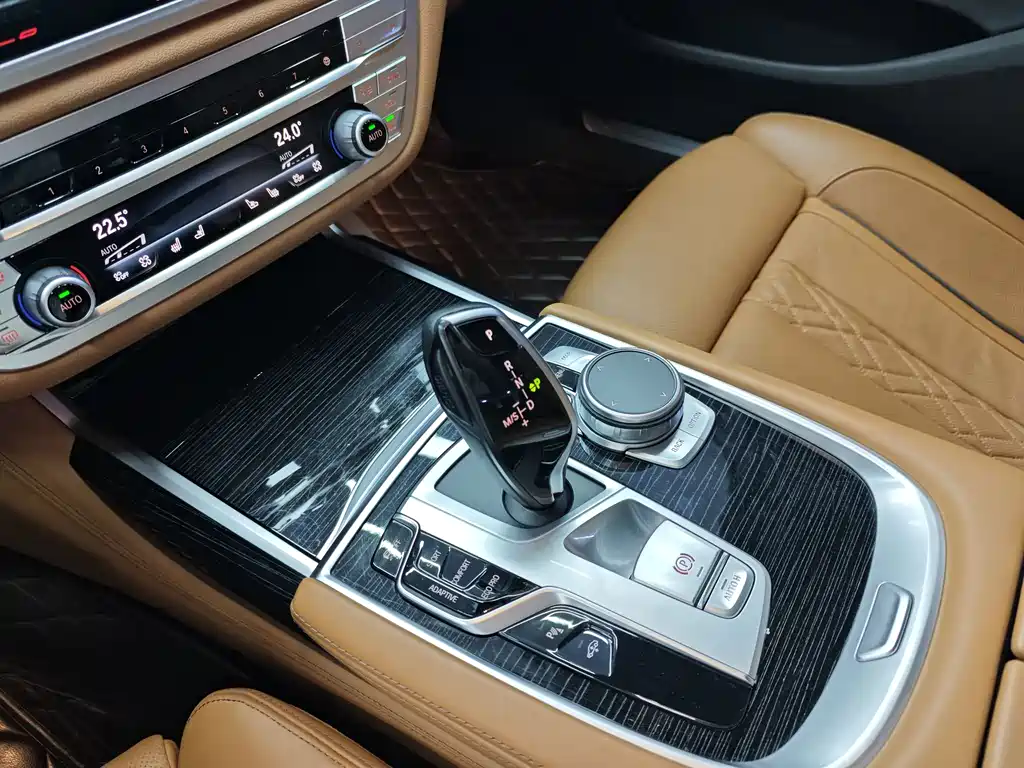 BMW 7 Series 2022 — фото 10