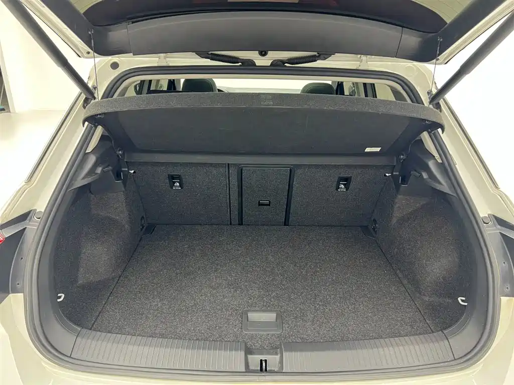 Volkswagen T-Roc 2021 — фото 10