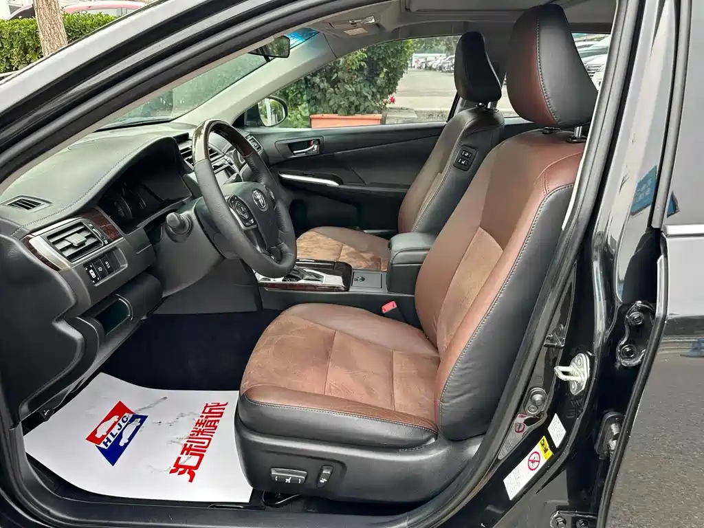 Toyota Camry 2017 — фото 10