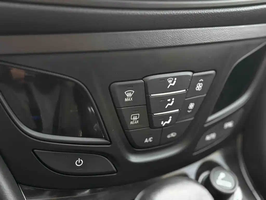 Buick Envision Plus 2021 — фото 11