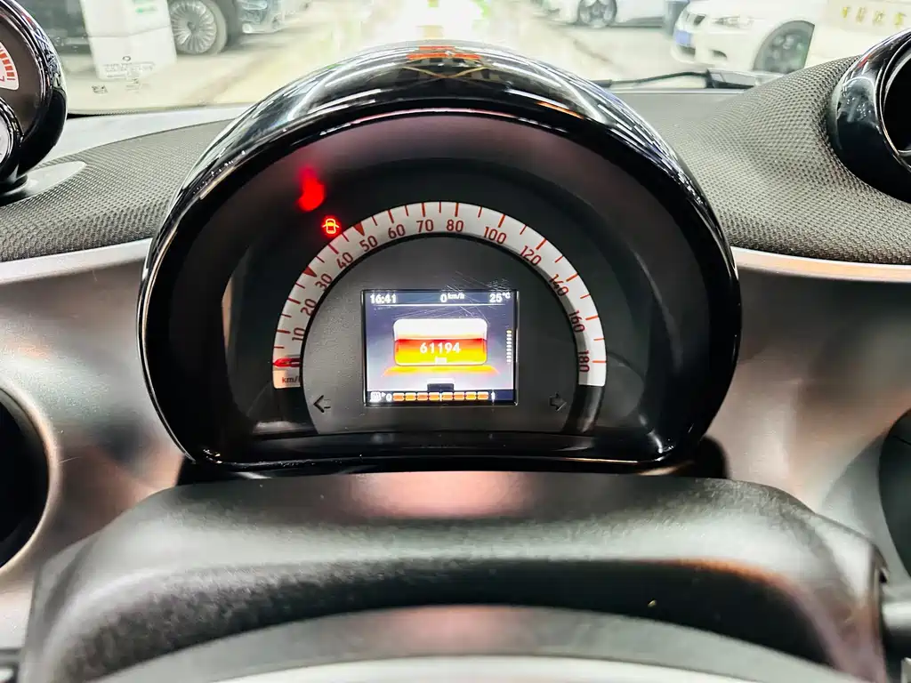 smart fortwo 2018 — фото 33