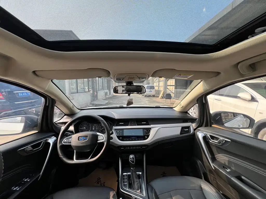Geely Vision X3 2020 — фото 11