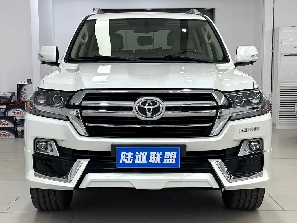 Toyota Land Cruiser 2020 — фото 2