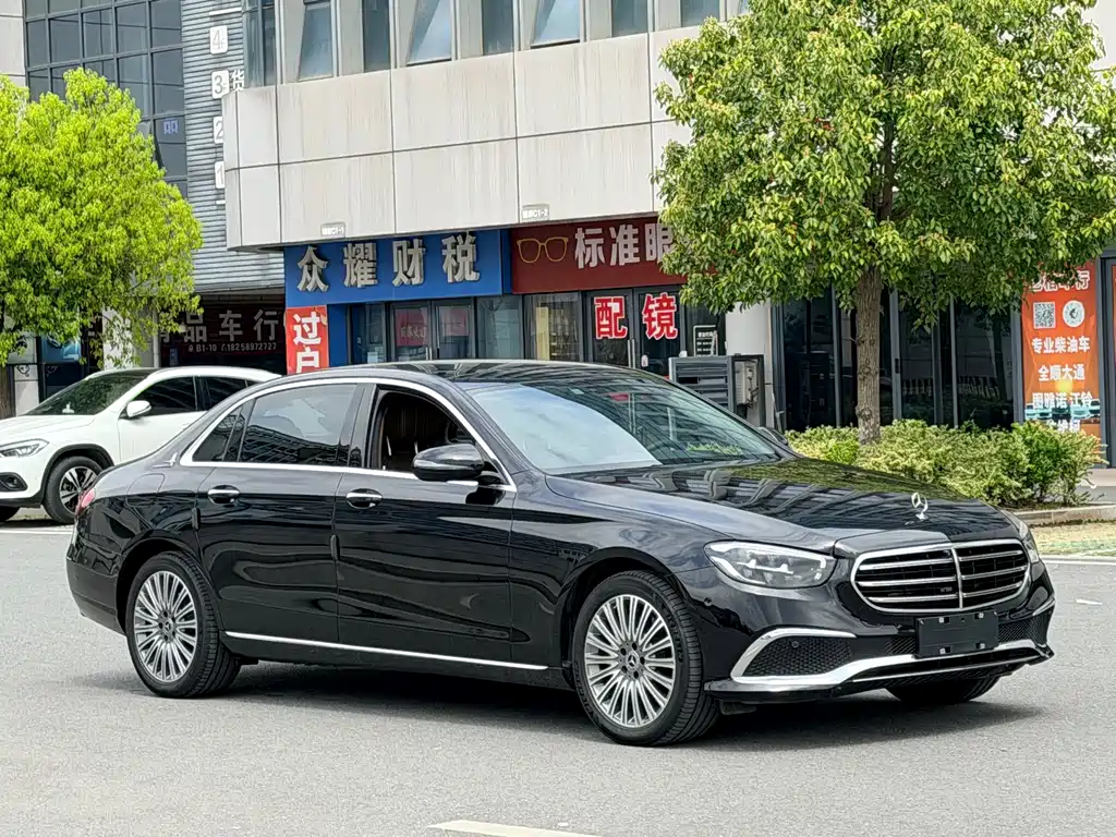 Mercedes-Benz E-Class 2023 — фото 2