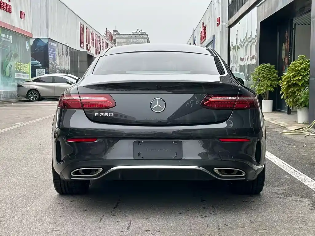 Mercedes-Benz E-Class 2023 — фото 8