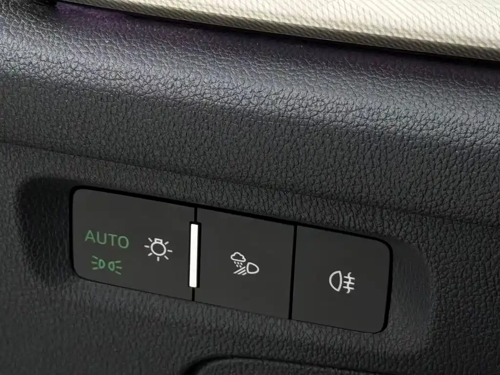Skoda Octavia 2021 — фото 10