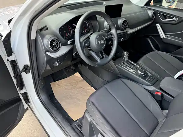 Audi Q2L 2020