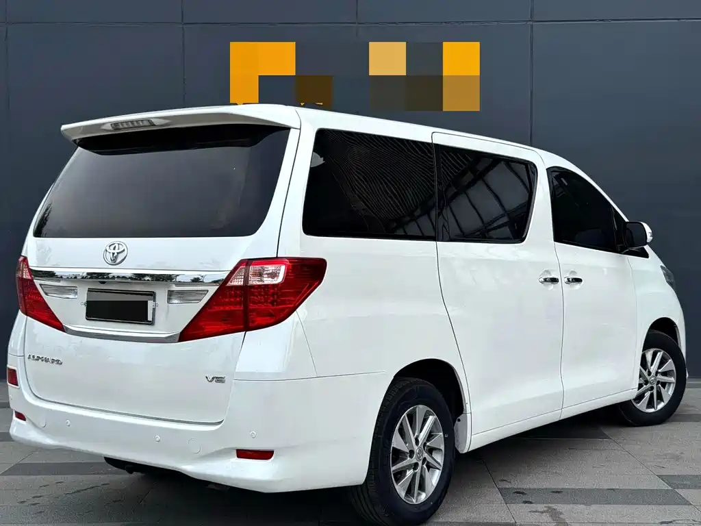 Toyota Alphard 2013