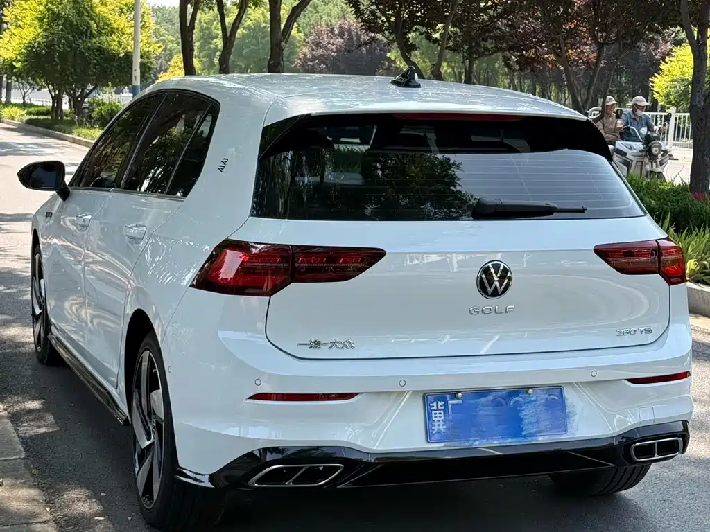 Volkswagen Golf 2024