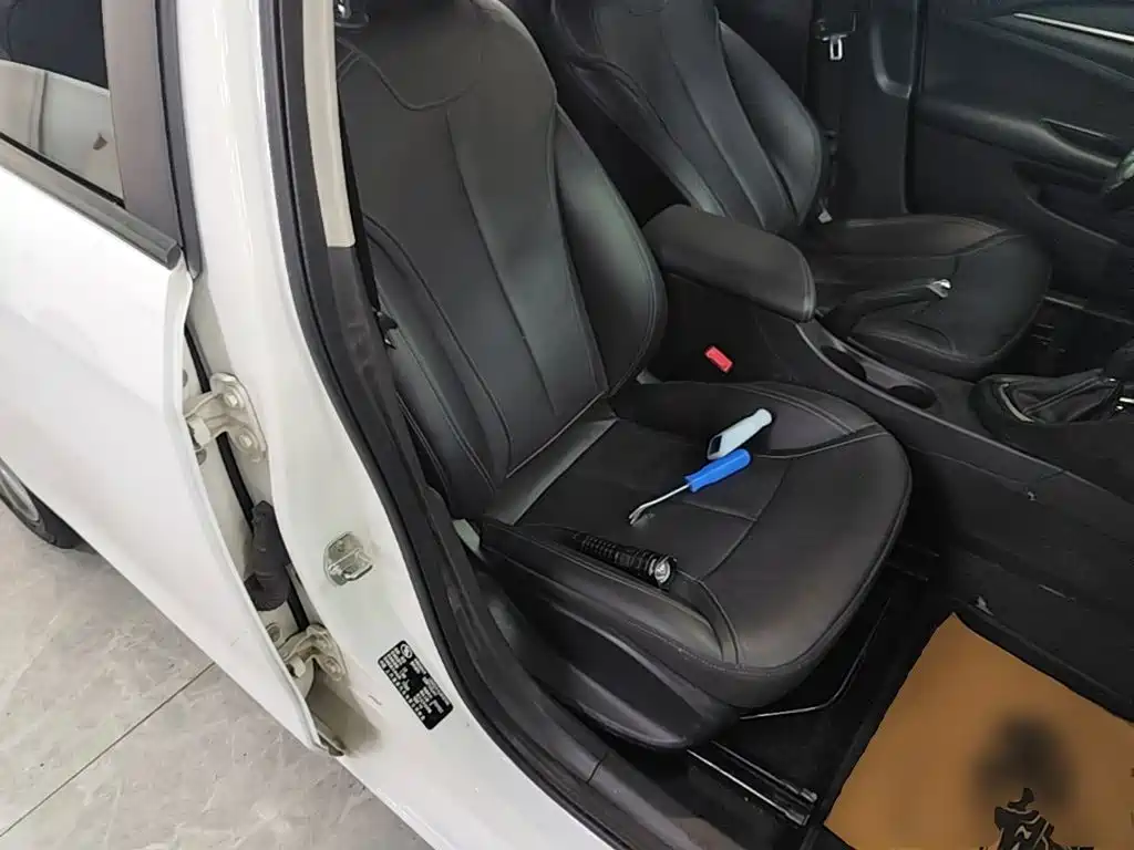 Buick Excelle 2018 — фото 25