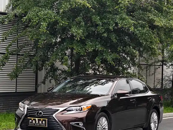Lexus ES 2016