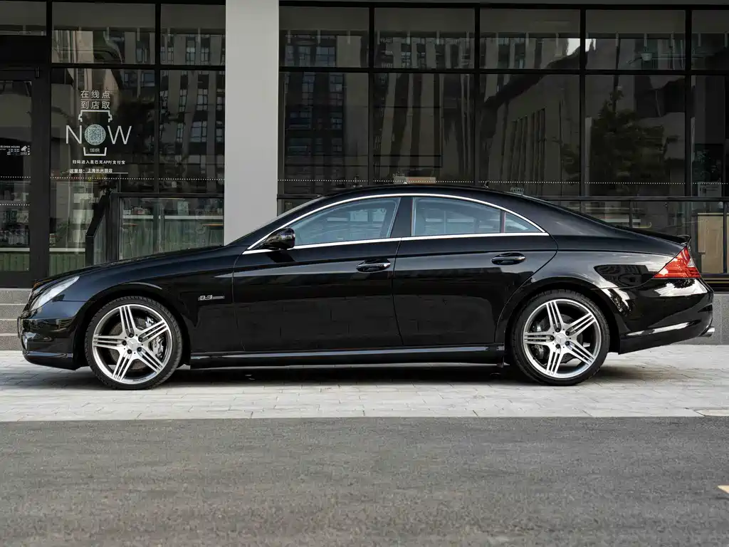 Mercedes-Benz CLS AMG 2010 — фото 7