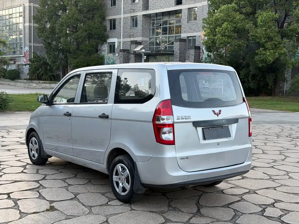 Wuling Hongguang 2015 — фото 9