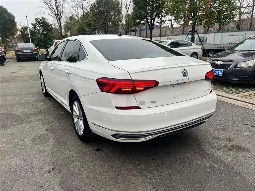 Volkswagen Passat 2019 — фото 4