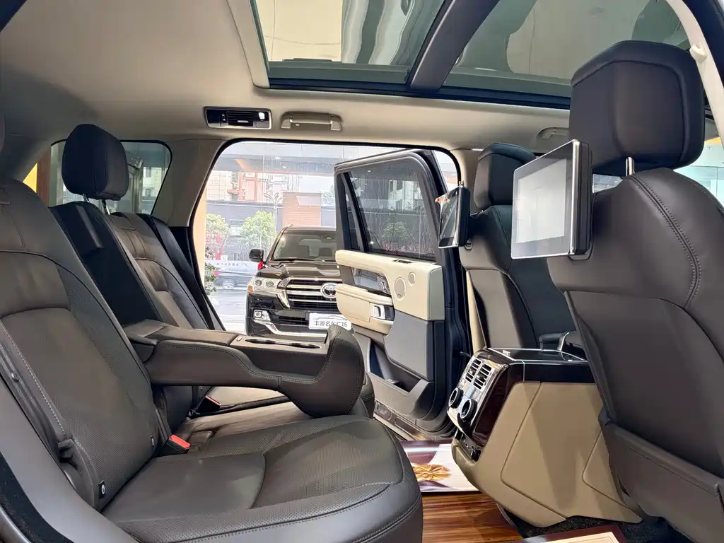 Land Rover Range Rover 2021 — фото 12