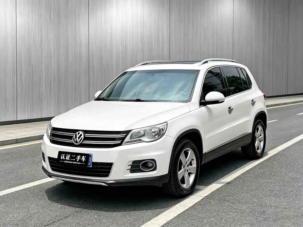 Volkswagen Tiguan 2012 — фото 1
