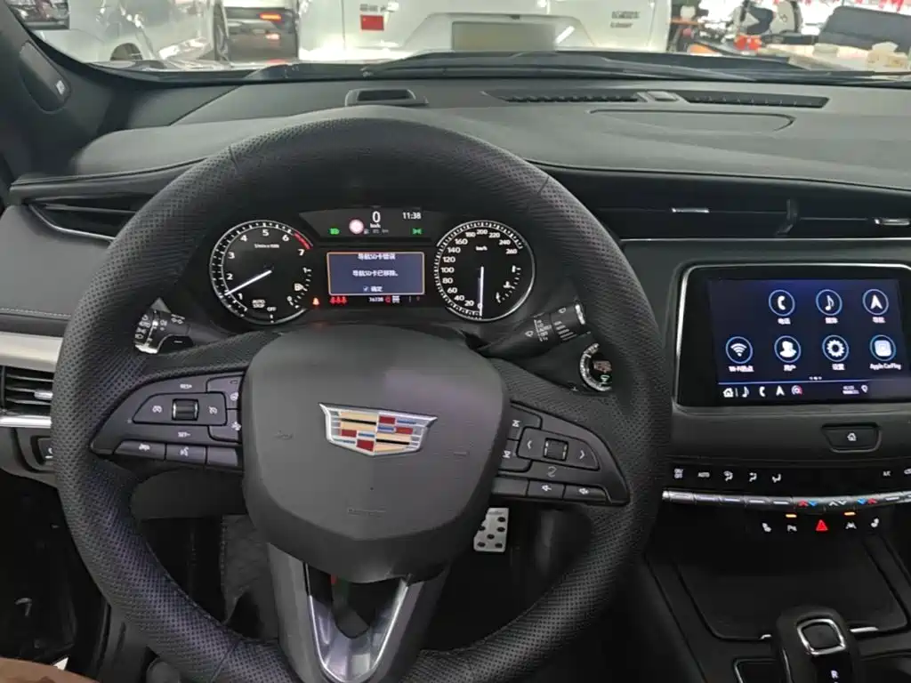 Cadillac XT4 2020 — фото 11