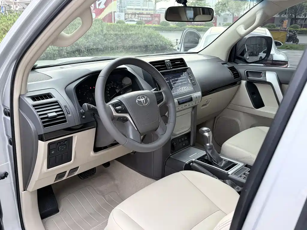 Toyota Prado 2019 — фото 16