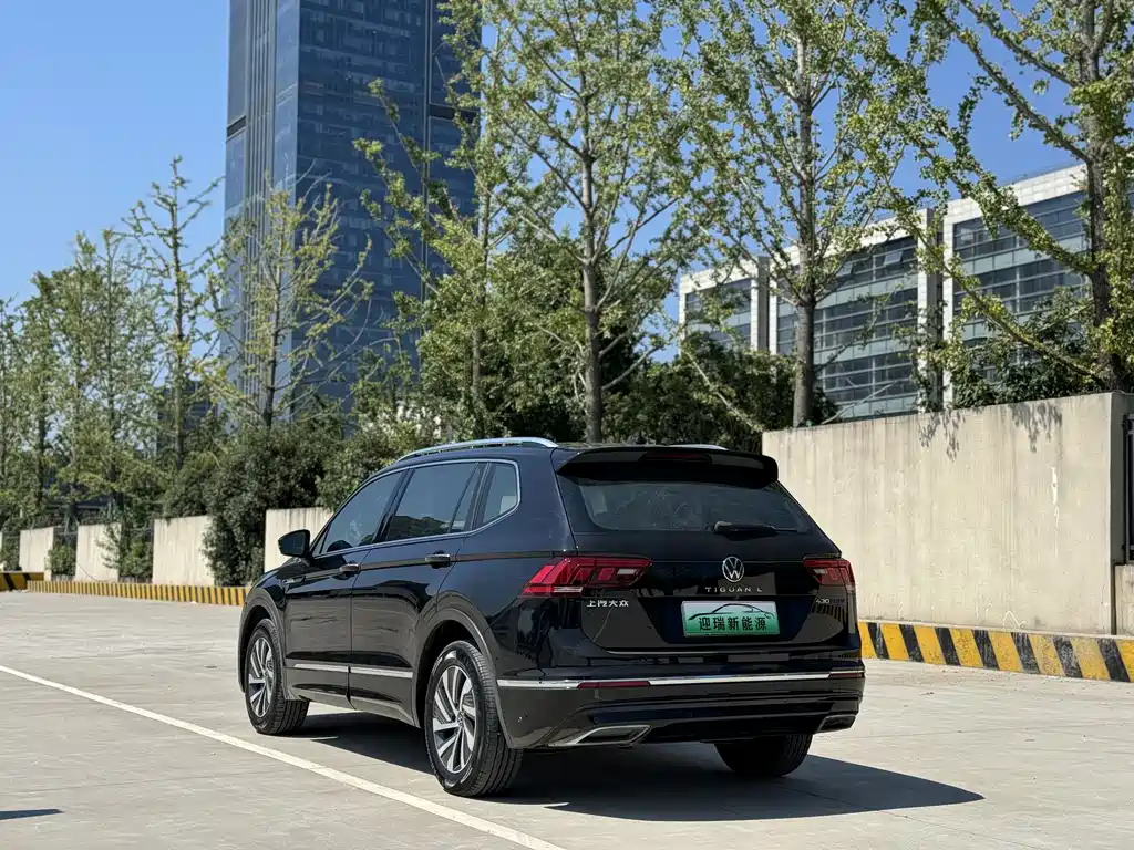 Volkswagen Tiguan L Plug-In Hybrid 2021 — фото 4