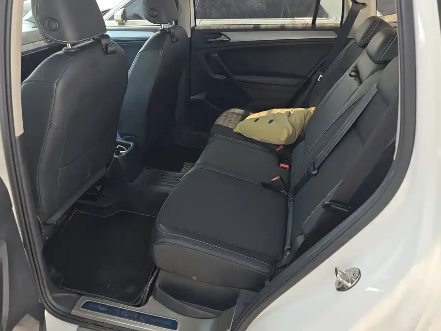 Volkswagen Tiguan L 2018 — фото 11