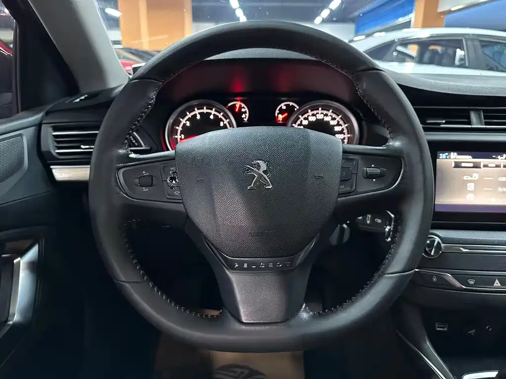 Peugeot 408 2016 — фото 10